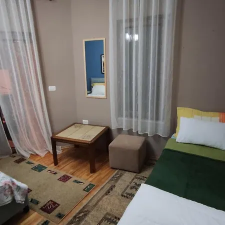 House In Center Korce 아파트 *