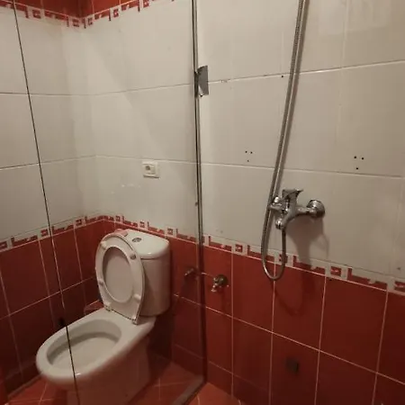 아파트 House In Center Korce *
